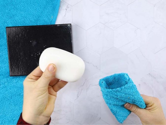 diy-soap-saver-pouch-out-of-washcloth-video-hello-sewing