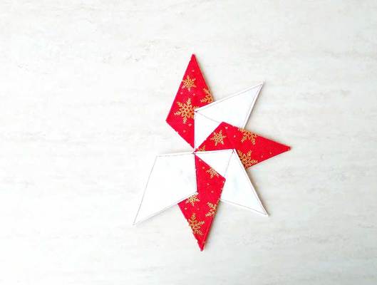 Kaleidoscope Star Quilted Christmas Ornament Pattern ⋆ Hello Sewing