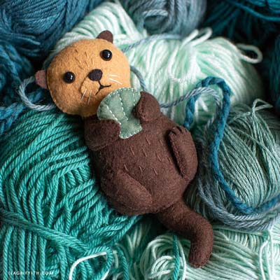 sea otter felt stuffie pattern