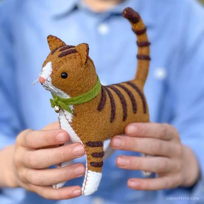 Miniature Felt Animals - Tiny Cat Sewing Pattern - Delilah Iris Felt Crafts