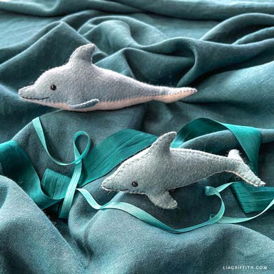 felt dolphins softie pattern