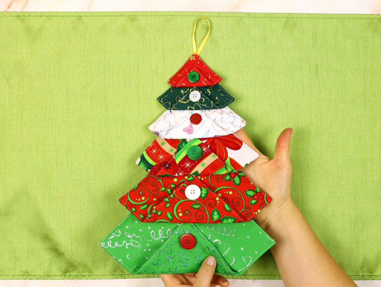 Festive Fabric Christmas Tree Door Ornament [Christmas Tree Decoration out of Scraps and Buttons]
