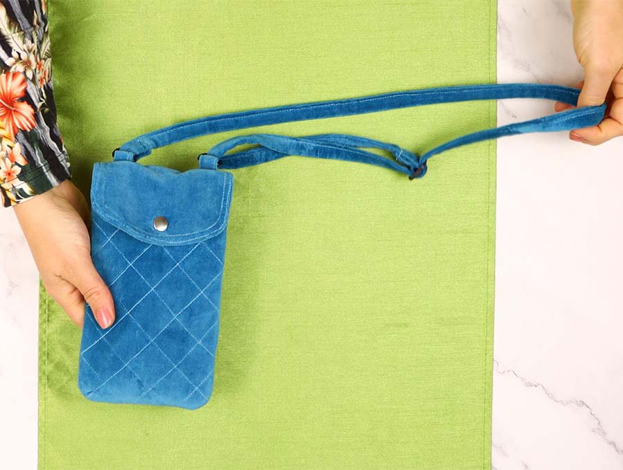 DIY Crossbody Bag - Small Cell Phone Pouch ⋆ Hello Sewing