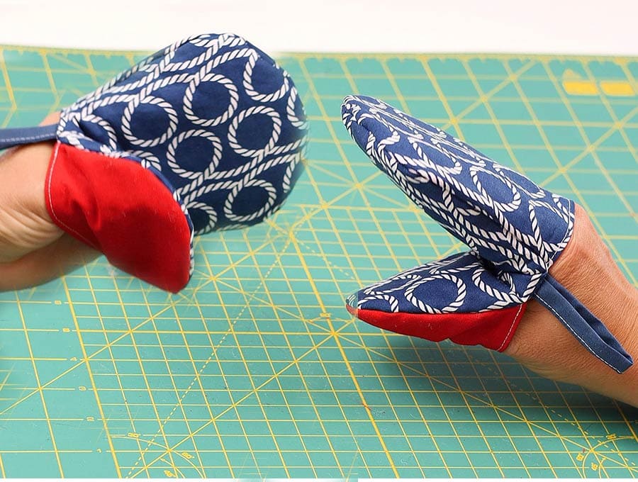 mini oven mitts from different angles