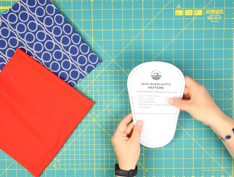 How To Make Mini Oven Mitts (with FREE Pattern) ⋆ Hello Sewing