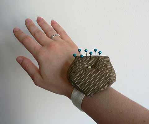 Offset square wrist pincushion tutorial