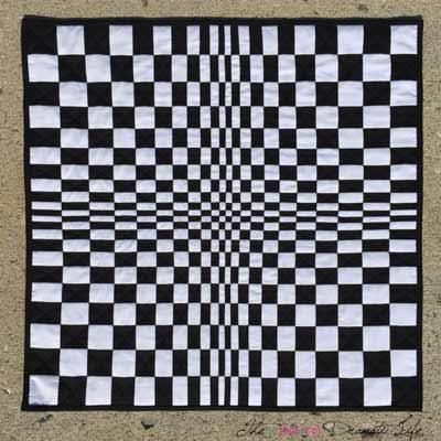 Op-art mini quilt