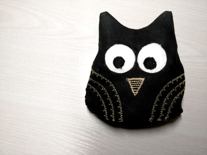 decorative Owl door stop sewing pattern and tutorial