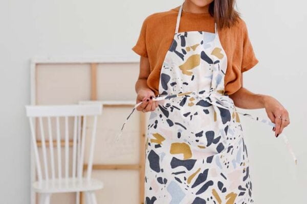 Free Apron Patterns You Can Sew In An Afternoon Hello Sewing   Papernstitch Apron Pattern 600x400 