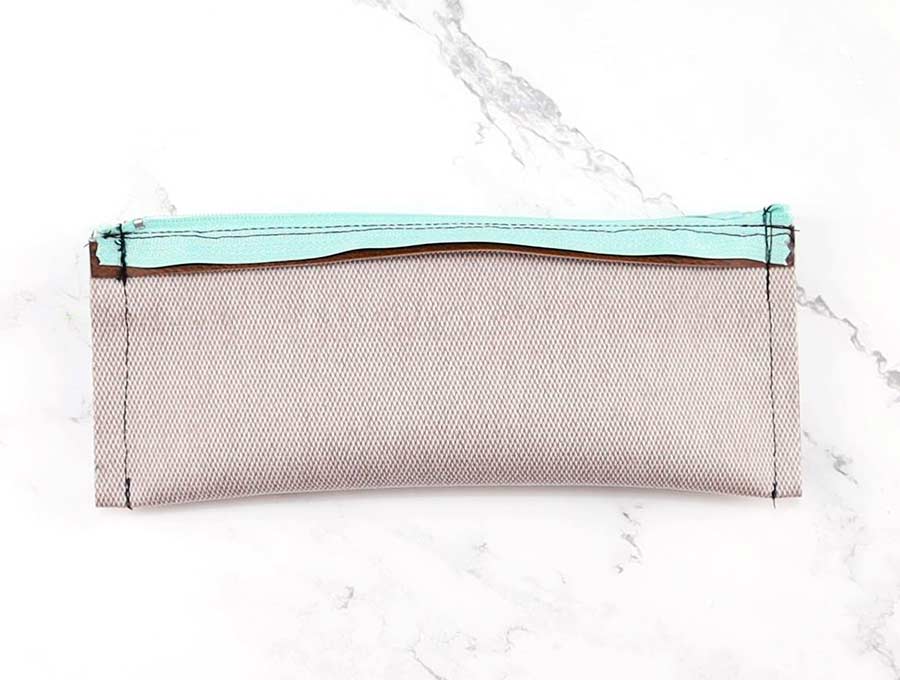 diy pencil case - sewn sides