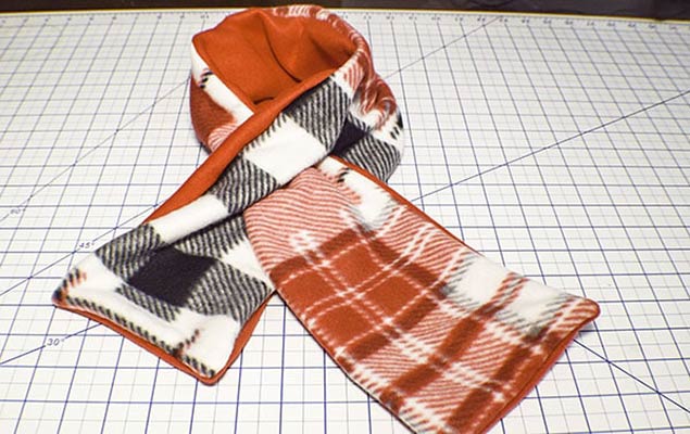 reversible keyhole scarf