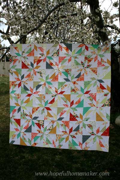 Make an easy Hunter's Star Quilt with Jenny Doan of Missouri Star