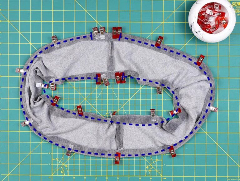 How To Make A DIY Steering Wheel Cover In 10 Minutes ⋆ Hello Sewing