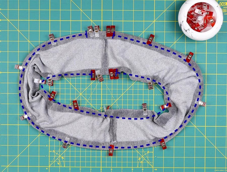 How To Make A DIY Steering Wheel Cover In 10 Minutes ⋆ Hello Sewing