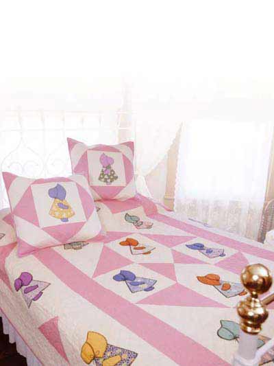 Sunbonnet Sue bed quilt and decorative pillows