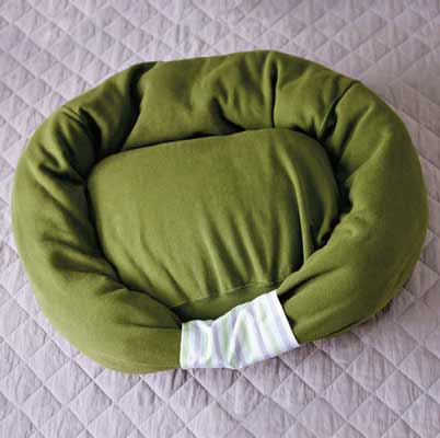 Sweatshirt pet bed