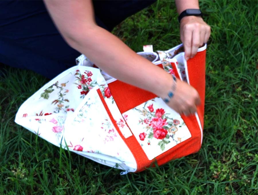 opening diy tablecloth picnic bag