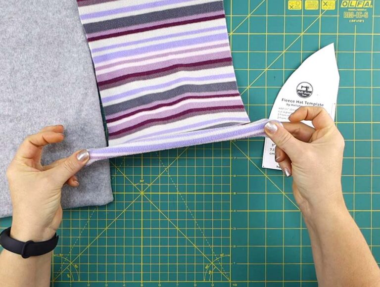 How To Sew A Reversible Fleece Hat Pattern And Tutorial (VIDEO) ⋆