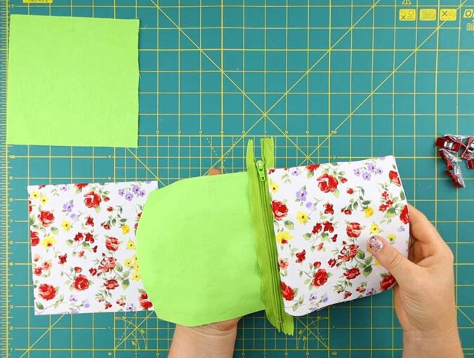 DIY Triangle Coin Purse Pattern With NO Exposed Seams ⋆ Hello Sewing