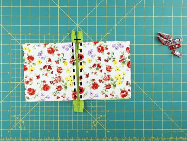 DIY Triangle Coin Purse Pattern With NO Exposed Seams ⋆ Hello Sewing