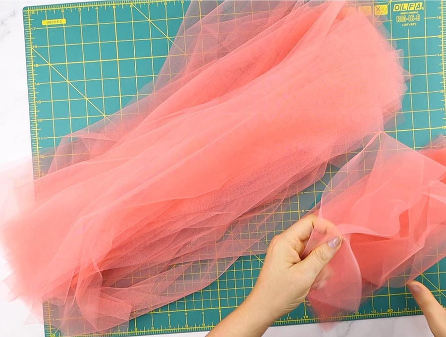 tutu skirt unfolding the strips