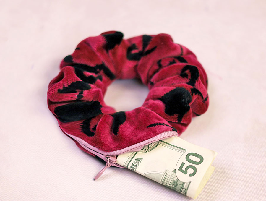 diy scrunchie with zipper